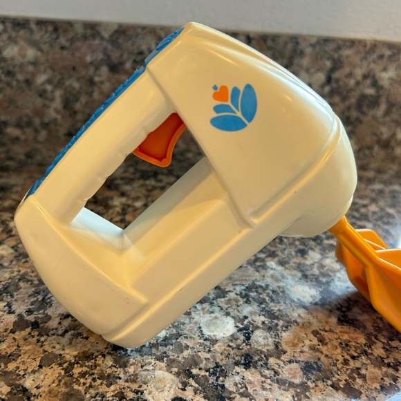 Fisher Price Fun With Food Mixer Handheld & Plates; CHILTON,KENNY,PLAYSKOOL - Picture 15 of 16